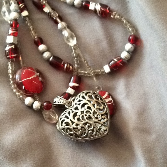 Hand made beaded heart necklace red - Picture 3 of 3